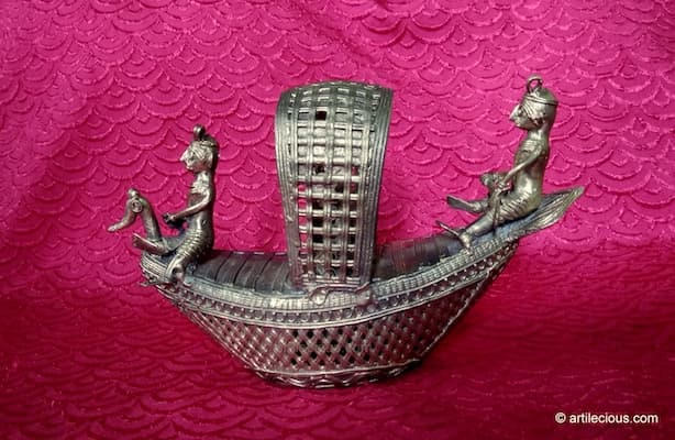 BRIDE AND GROOM ON A BOAT